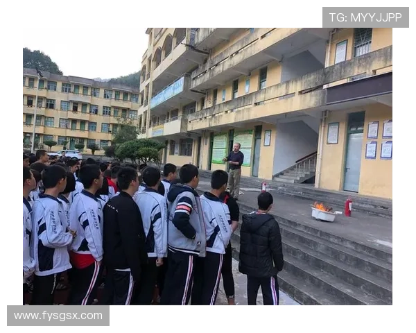 理查兹评价澳波下课称其是好教练并强调应给予更多时间 理查兹评价澳波下课称其是好教练并强调应给予更多时间